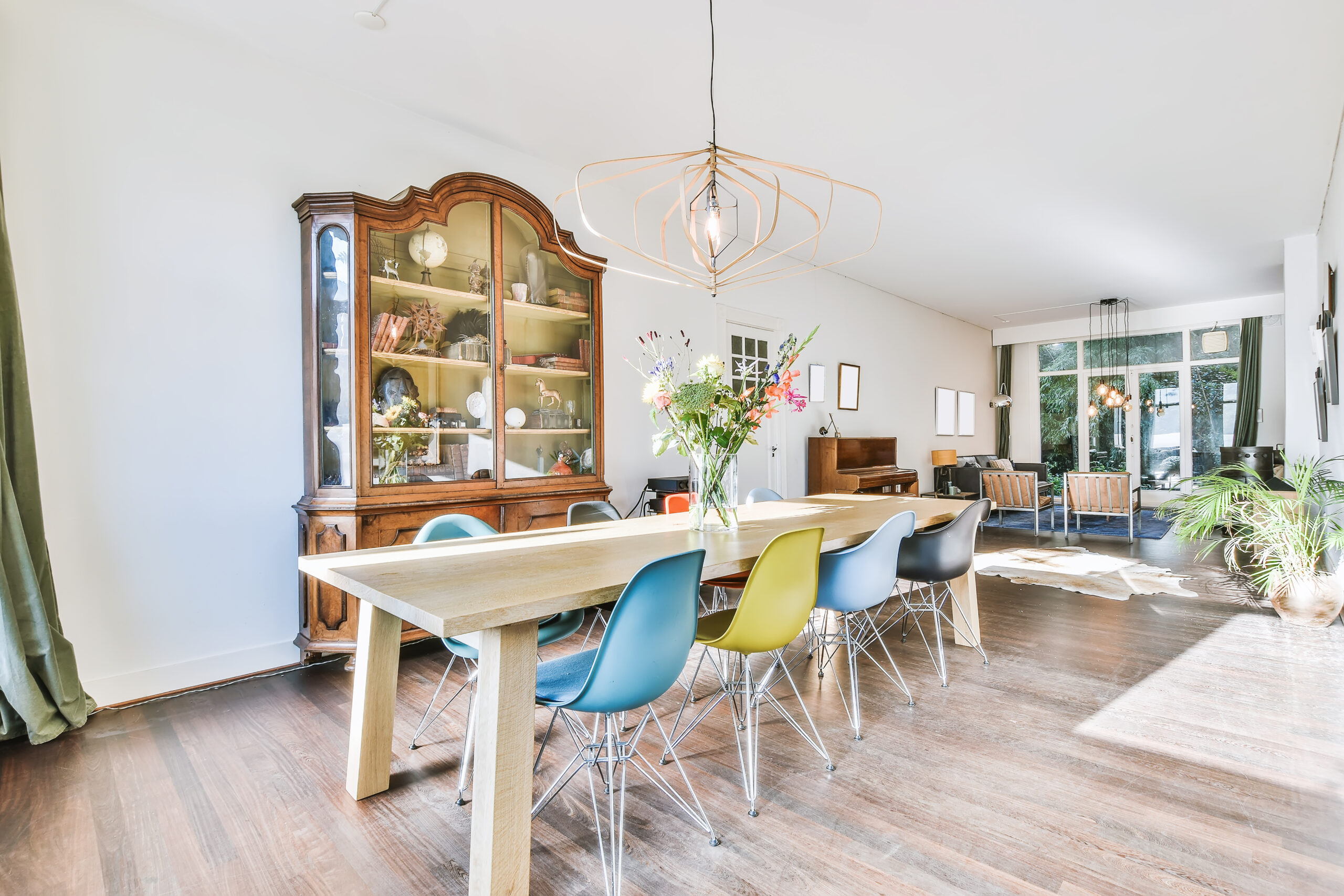 Elegant Dining, Everyday Delight